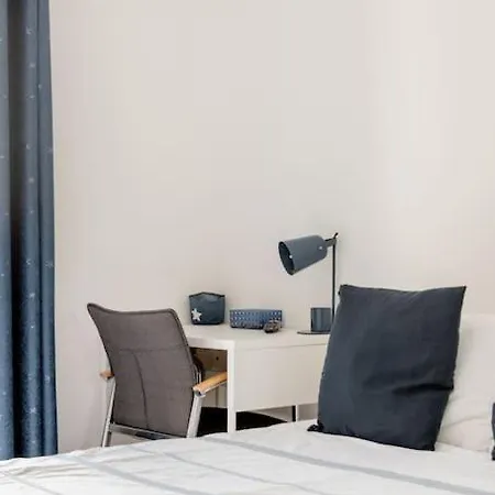 Private In Renovated - Tram 1 Min Walk * Niza