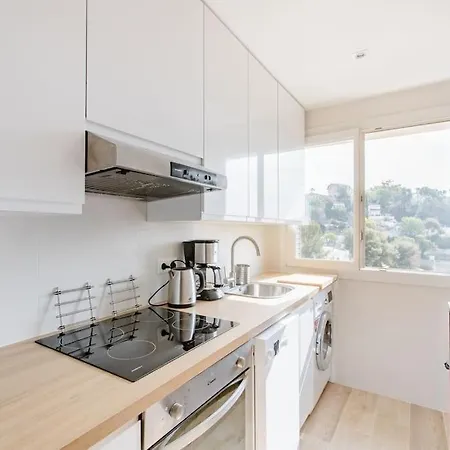Private In Renovated - Tram 1 Min Walk Niza