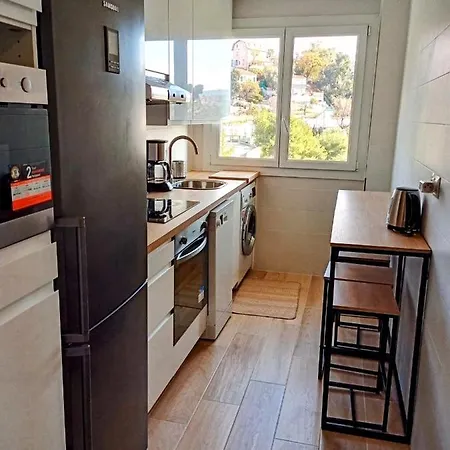 Private In Renovated - Tram 1 Min Walk 民宿 尼斯