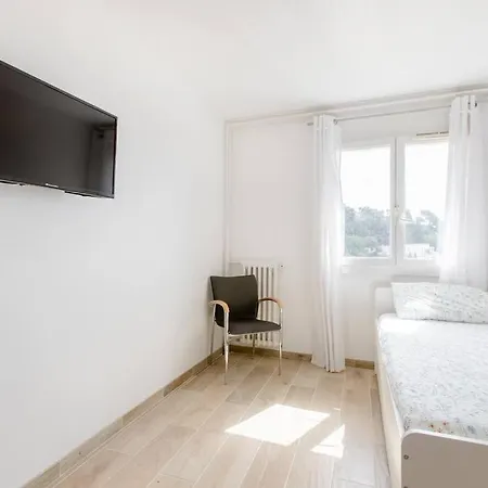 Accommodatie bij particulieren Private In Renovated - Tram 1 Min Walk