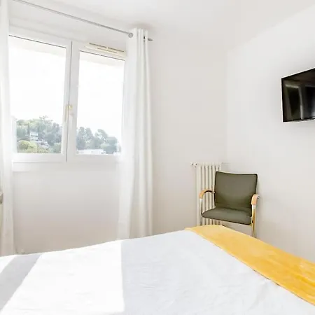 Privat bolig Private In Renovated - Tram 1 Min Walk *